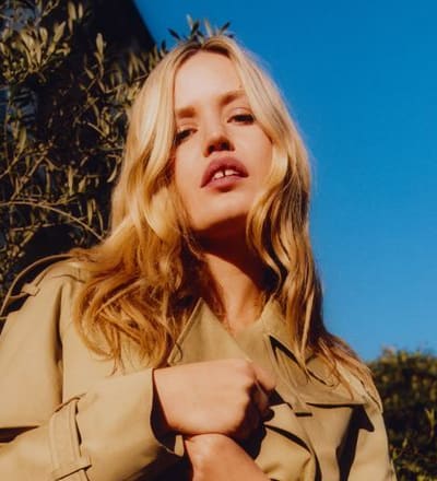 burberry-mothers-day-2025-campaign-7.jpg