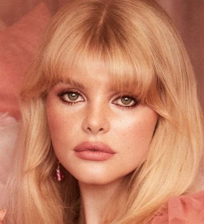 charlotte-tilbury-beauty-holiday-2022-campaign-10.jpg