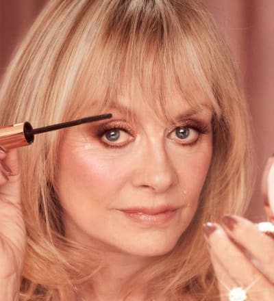 charlotte-tilbury-beauty-holiday-2022-campaign-8.jpg