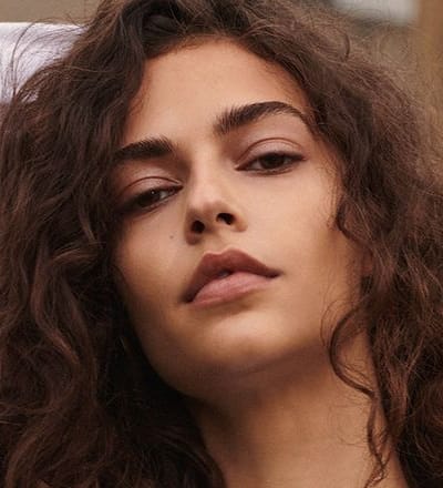 dkny-spring-2021-campaign-4.jpg
