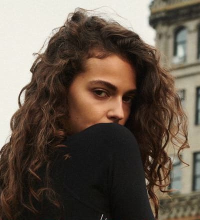 dkny-spring-2021-campaign-5.jpg