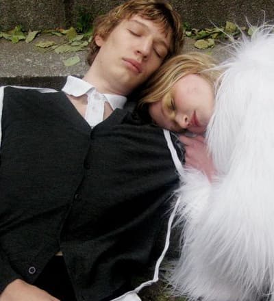 falling-asleep-or-in-love-3.jpg