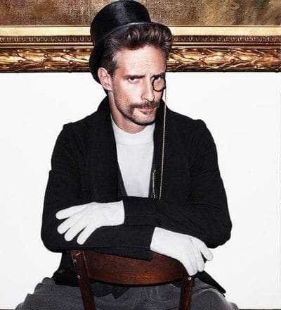 gentlemans-club-2.jpg