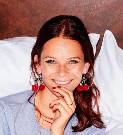 glamour-netherlands-october-2016-ph-valentina-vos-1.jpg