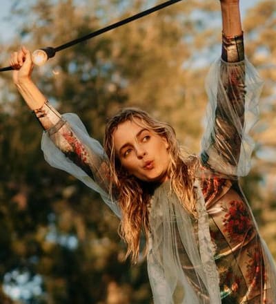 hanging-out-1.jpg