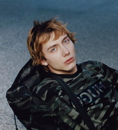 hugo-f-w-2017-1.jpg