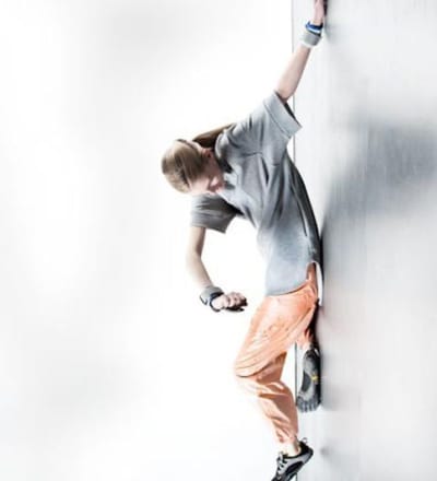 hussein-chalayan-gray-line-lfw-2012-2.jpg