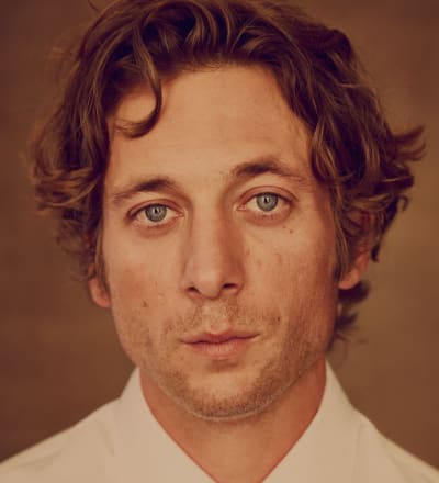 jeremy-allen-white-and-ayo-edebiri-reflect-on-the-bear-2.jpg
