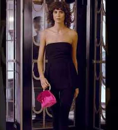 jimmy-choo-winter-2022-campaign-11.jpg
