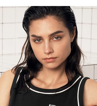 karllagerfeld-com-2.jpg