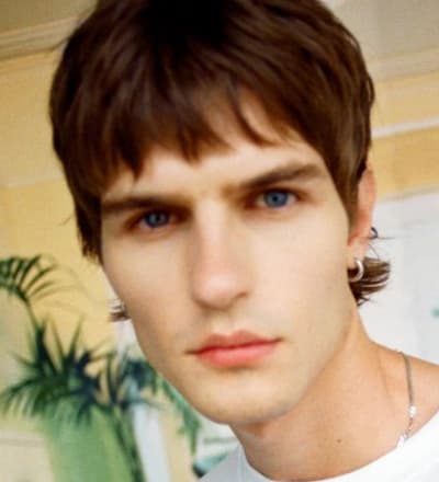 levis-x-oasis-by-michael-spencer-jones-9.jpg