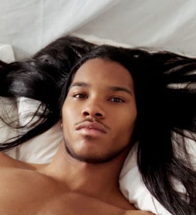 long-haired-boys-in-bed-3.jpg