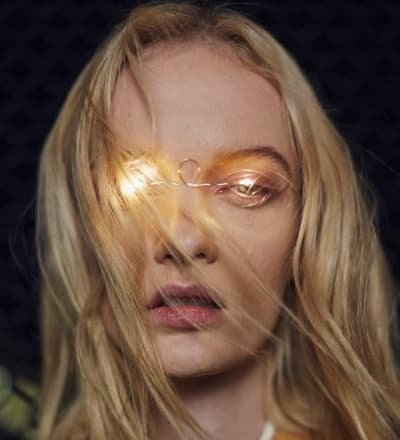 look-into-my-eyes-1.jpg