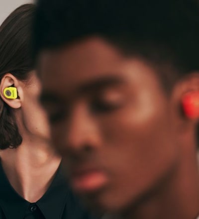 louis-vuitton-horizon-earphones-spring-2020-6.jpg