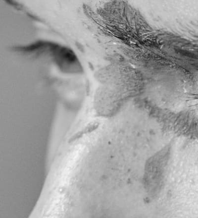 mapping-out-the-world-across-your-face-1.jpg