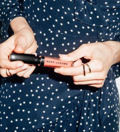 marc-jacobs-beauty-enamored-hydrating-gloss-sticks-17.jpg