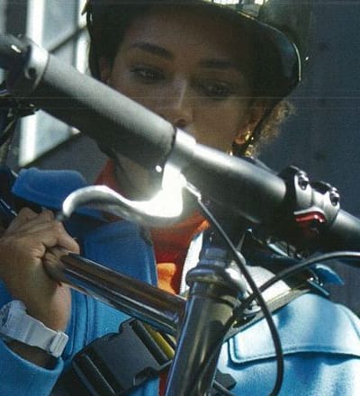 messenger-girl-4.jpg