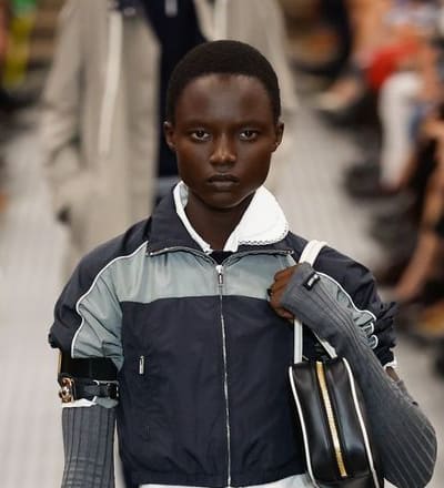miu-miu-s-s-25-show-11.jpg