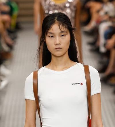 miu-miu-s-s-25-show-16.jpg