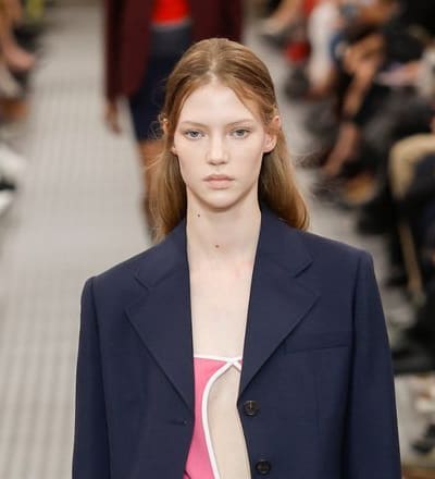 miu-miu-s-s-25-show-17.jpg