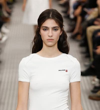 miu-miu-s-s-25-show-18.jpg