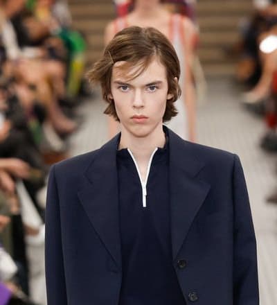 miu-miu-s-s-25-show-23.jpg