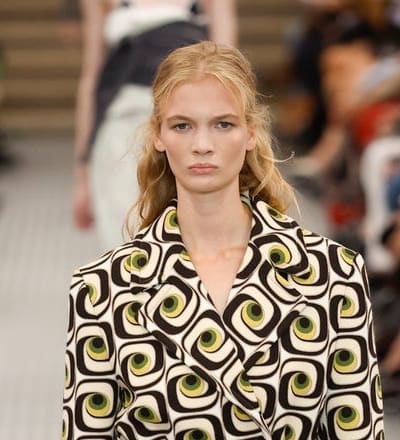 miu-miu-s-s-25-show-2.jpg