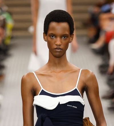 miu-miu-s-s-25-show-3.jpg