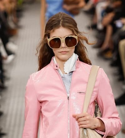 miu-miu-s-s-25-show-4.jpg