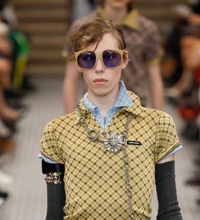 miu-miu-s-s-25-show-4.jpg