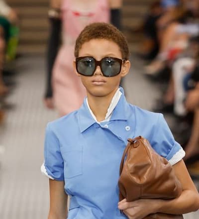 miu-miu-s-s-25-show-5.jpg