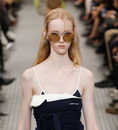 miu-miu-s-s-25-show-6.jpg