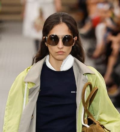 miu-miu-s-s-25-show-6.jpg