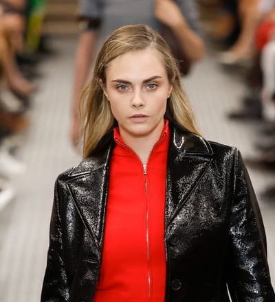 miu-miu-s-s-25-show-7.jpg