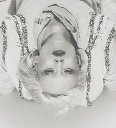 miu-miu-ss24-special-cover-shoot-14.jpg
