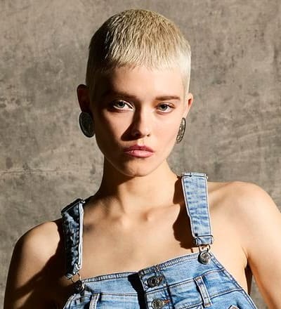 moschino-jeans-pre-fall-2023-5.jpg