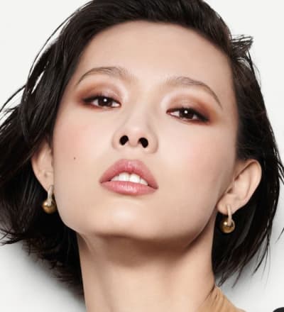 natural-matte-longwear-foundation-1.jpg