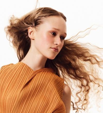 pleats-please-f-w-25-campaign-7.jpg
