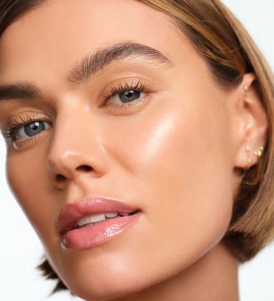 saie-beauty-roseglow-super-glowy-gel-campaign-1.jpg