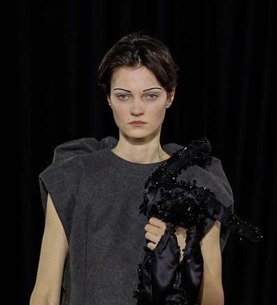 simone-rocha-f-w-25-show-50.jpg