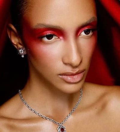 special-high-jewelry-embrace-the-drama-3.jpg