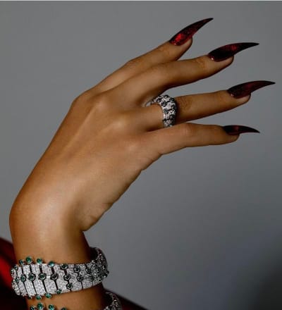 special-high-jewelry-embrace-the-drama-5.jpg