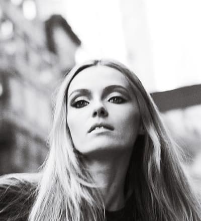the-ground-the-story-of-models-2.jpg