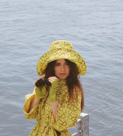 the-summer-of-molly-gordon-has-arrived-11.jpg