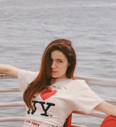 the-summer-of-molly-gordon-has-arrived-6.jpg