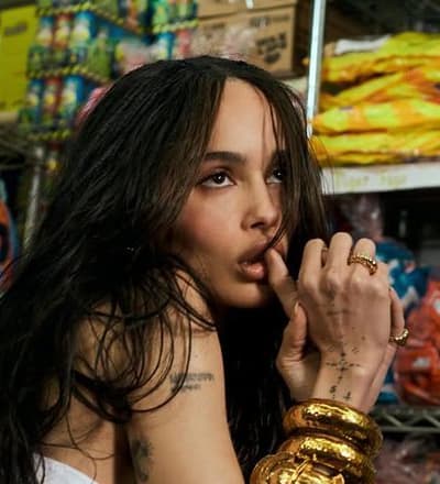 the-unshakeable-confidence-of-zoe-kravitz-1.jpg