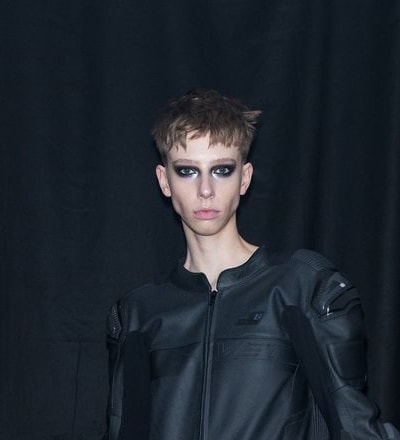 up-close-backstage-at-vetements-ss25-20.jpg