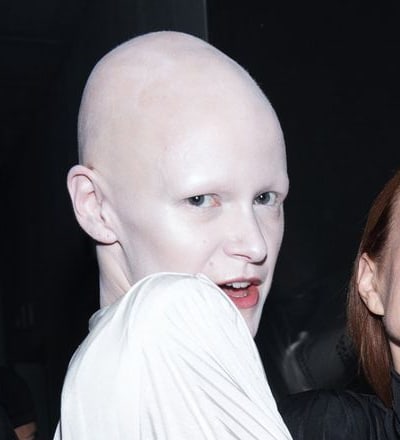 up-close-backstage-at-vetements-ss25-25.jpg