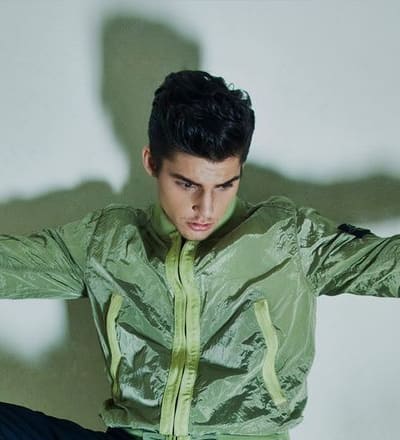 up-up-away-for-glamoholic-magazine-4.jpg