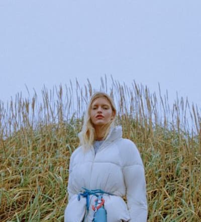 urban-outfitters-x-ugg-f-w-2019-campaign-15.jpg